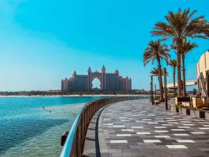 Best yacht routes from Dubai Marina with views of Palm Jumeirah island.