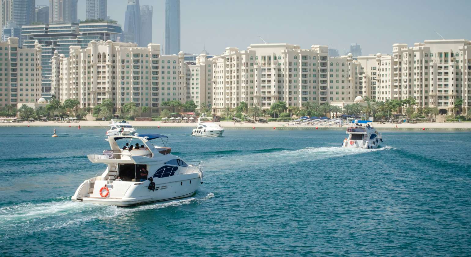 Best Yacht Routes from Dubai Marina (Palm Jumeirah, Atlantis, Burj Al Arab)
